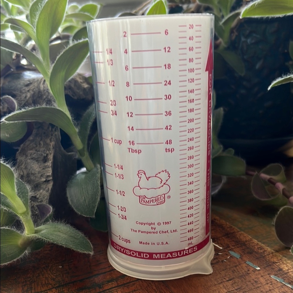 The Pampered Chef Wondercup Measure All Liquid & Dry Measuring Cup